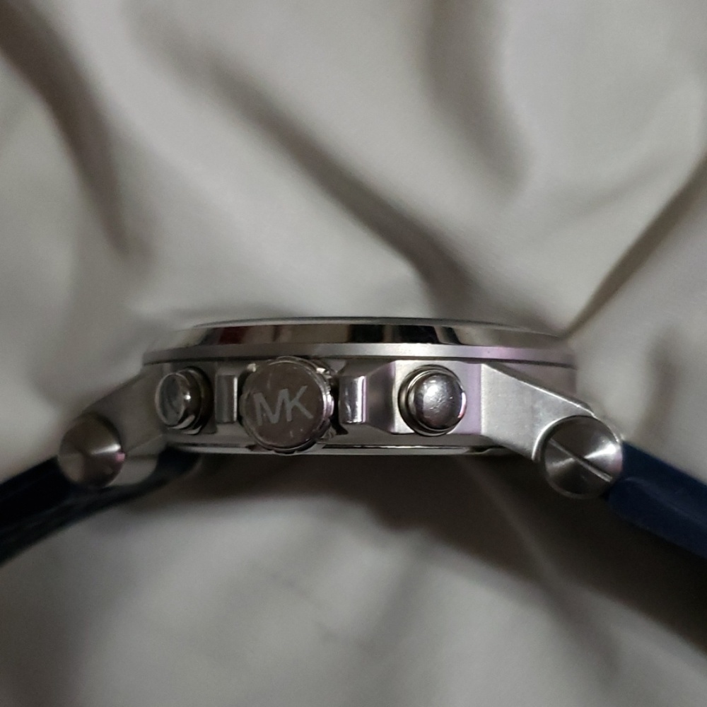 Micheal kors mens watch - Picture 5 of 6